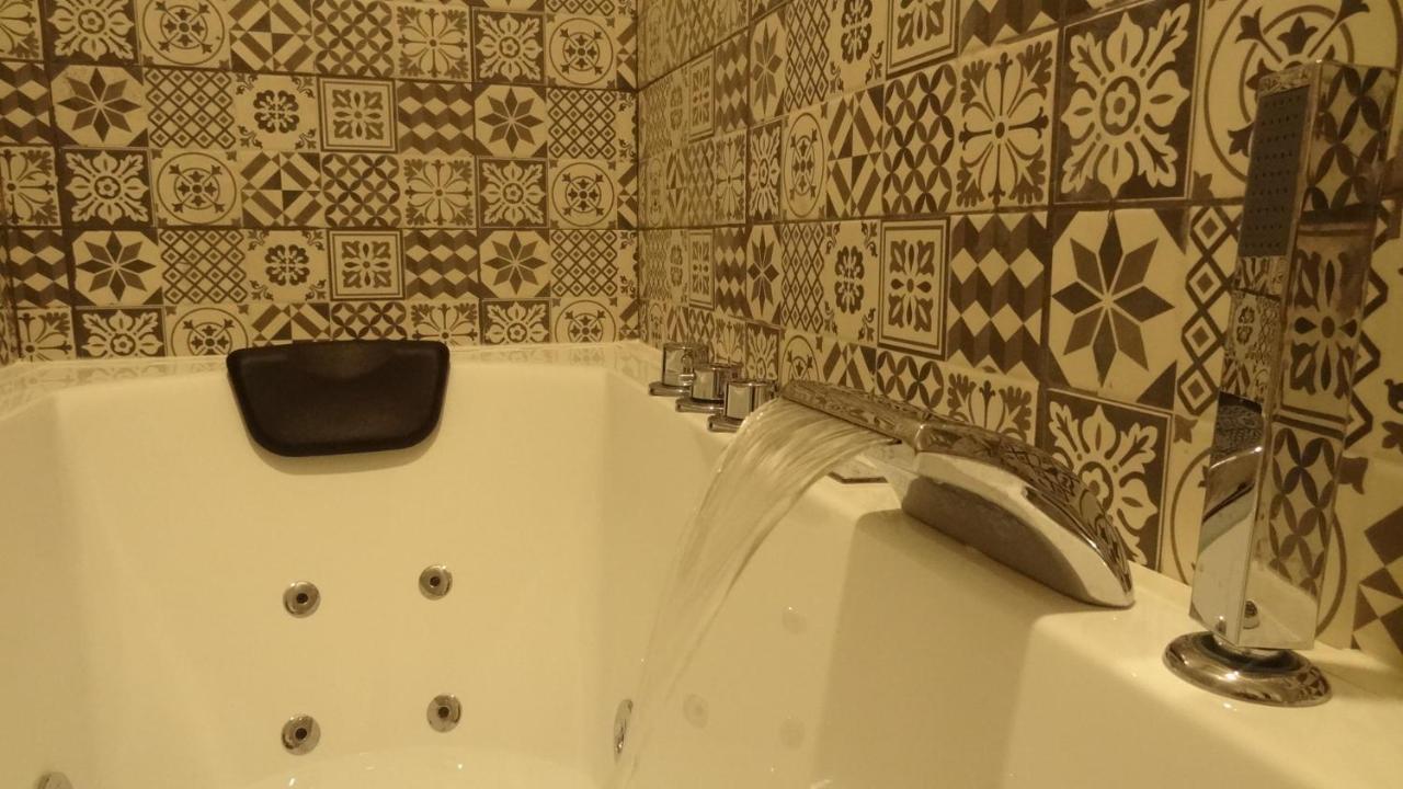 Cozy 12 * Valence