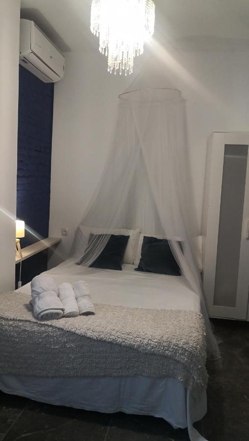 Cozy 12 Apartment
